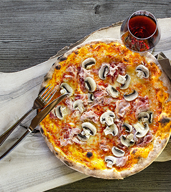 Pizza au feu de bois